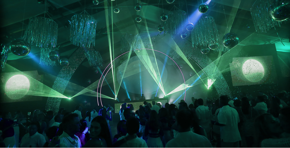 Imagem do evento Welcome Sunset (Pessoas assistindo ao por do sol)