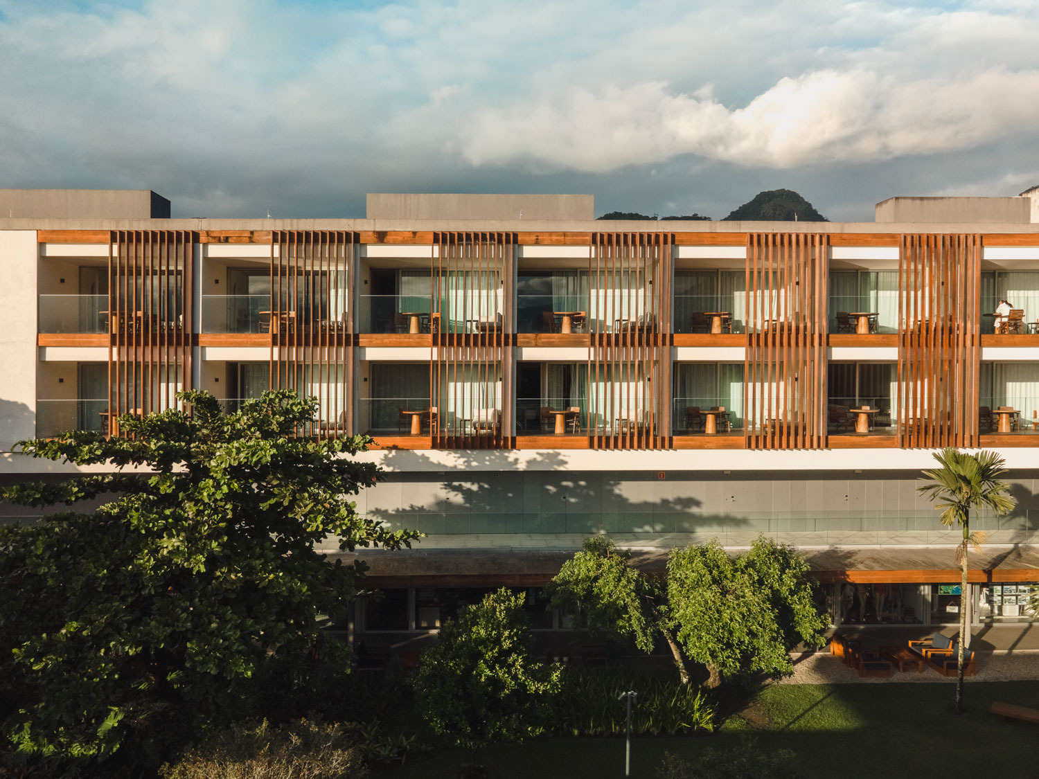 Imagem do evento Welcome Sunset (Pessoas assistindo ao por do sol)